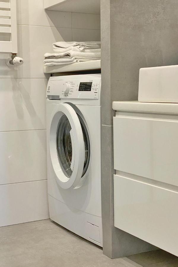 Capital Towers - Apartament Green Z Widokiem Na Rzeke เชชูฟ ภายนอก รูปภาพ