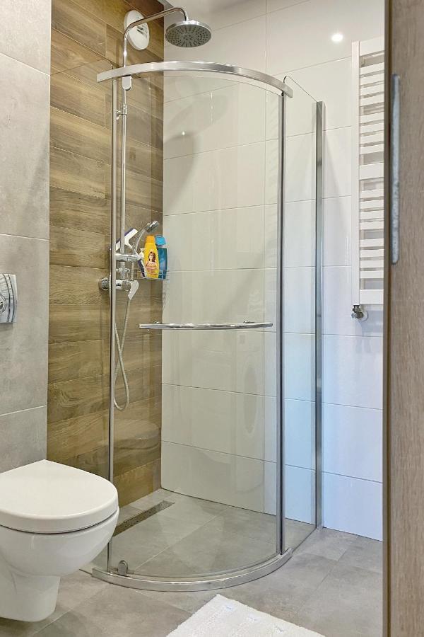Capital Towers - Apartament Green Z Widokiem Na Rzeke เชชูฟ ภายนอก รูปภาพ