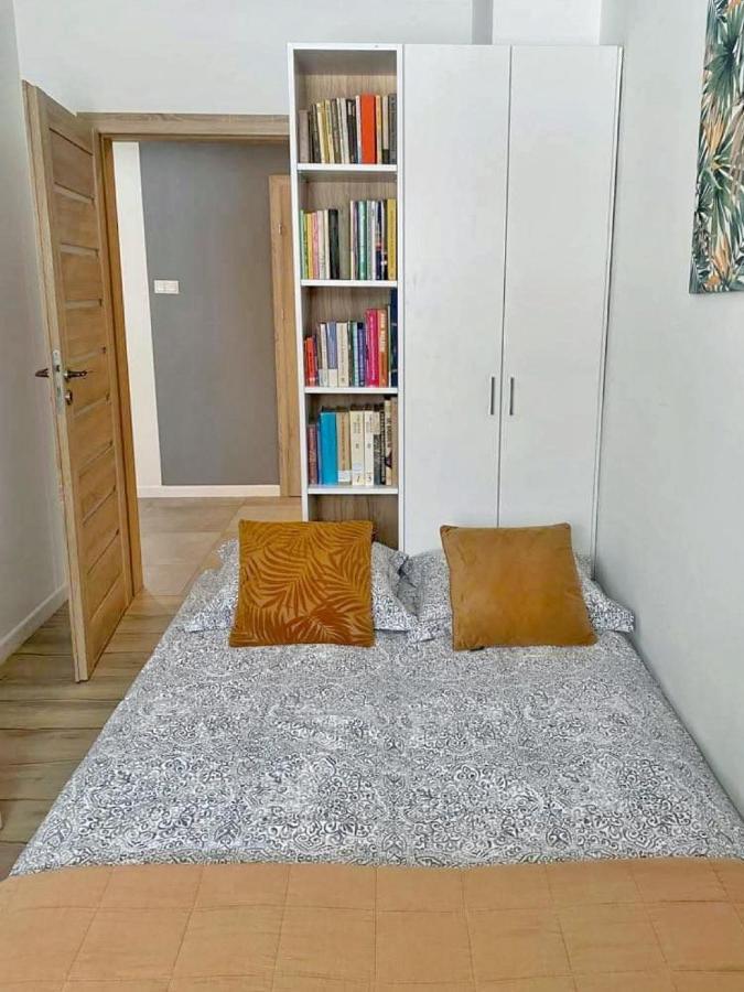 Capital Towers - Apartament Green Z Widokiem Na Rzeke เชชูฟ ภายนอก รูปภาพ